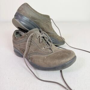 Clarks In Motion Sneakers Women's 7W Brown Suede Lace Up Comfort Walking Shoes
